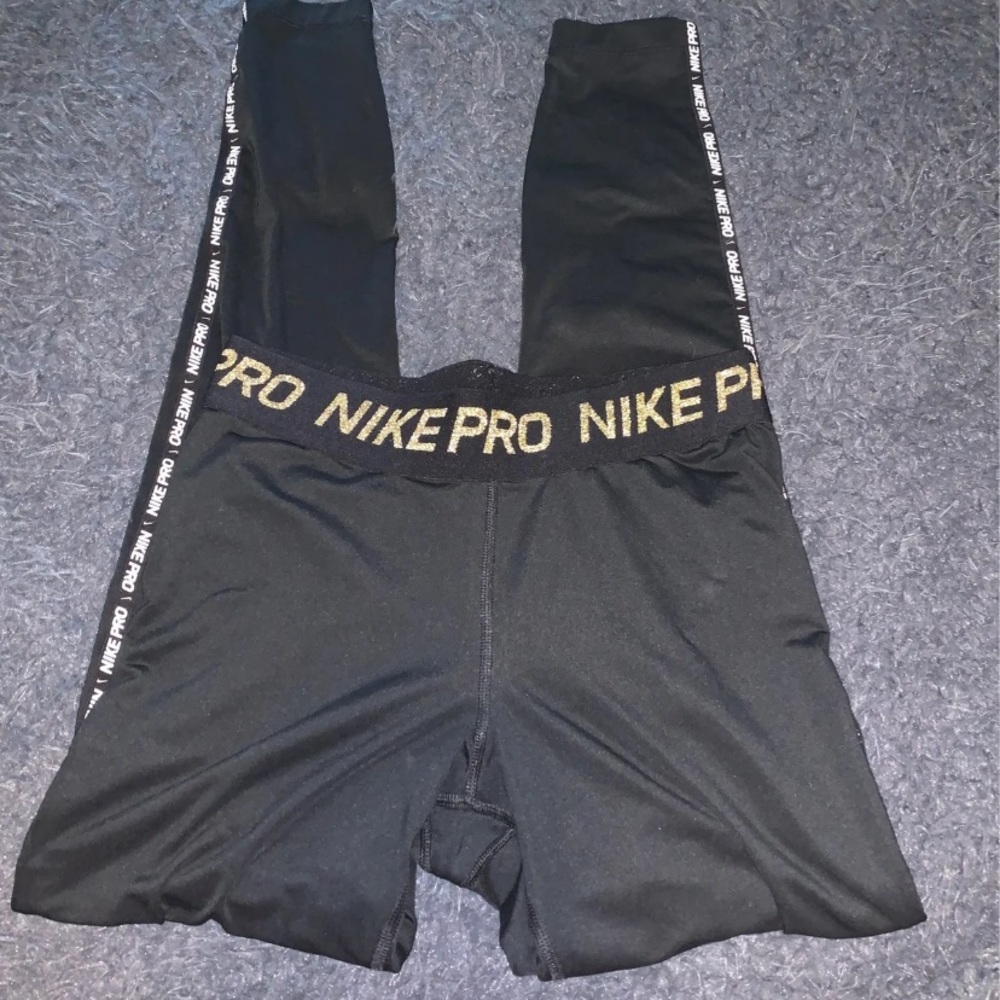 Nike Pro leggings